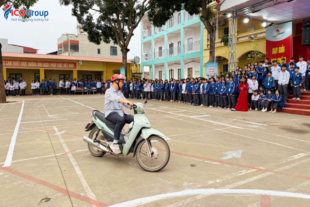 Trung tâm Giáo dục nghề nghiệp Quốc tế ICO đồng hành cùng học sinh nâng cao ý thức an toàn giao thông