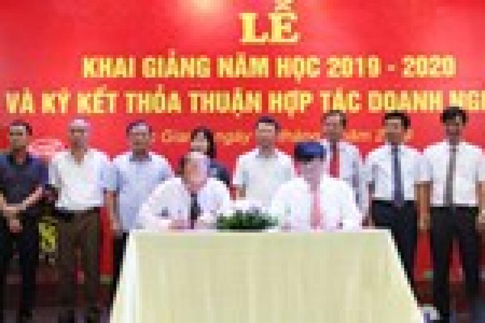 ICOGroup dự lễ khai giảng và ký kết hợp tác với Trường CĐ Nghề Công nghệ Việt – Hàn