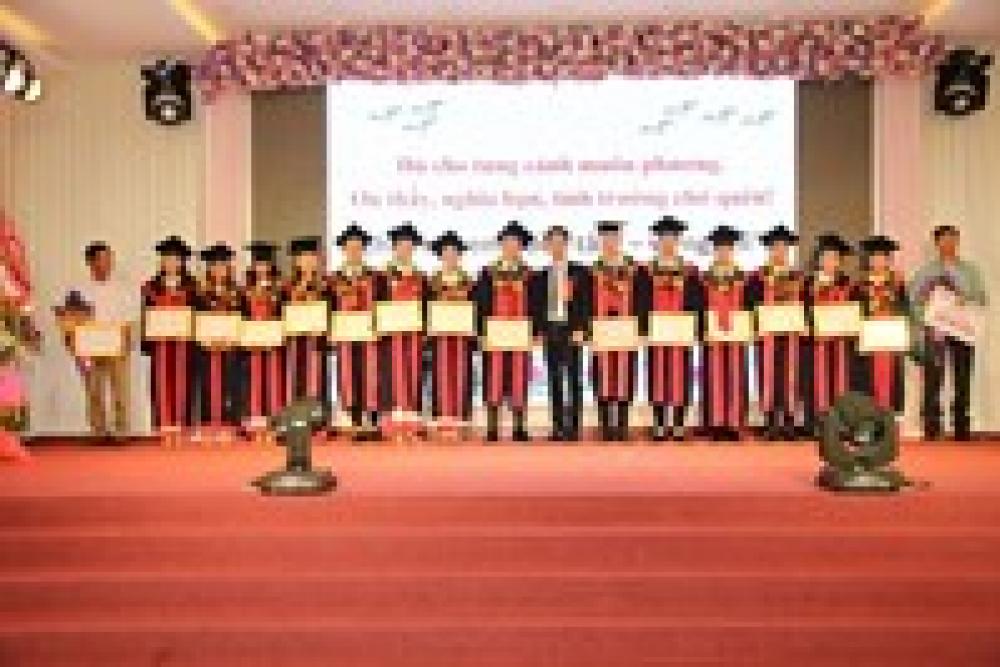 Du học sinh ICOGroup rạng ngời trong buổi lễ tốt nghiệp trước khi bay