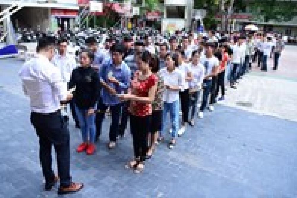 1.300 tỷ đồng để xuất khẩu cử nhân thất nghiệp
