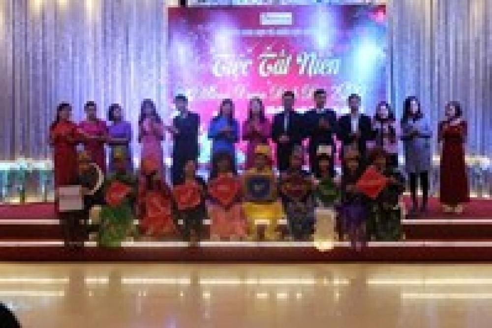 Không khí rộn ràng đón Tết Đinh Dậu 2017 tại ICOGroup