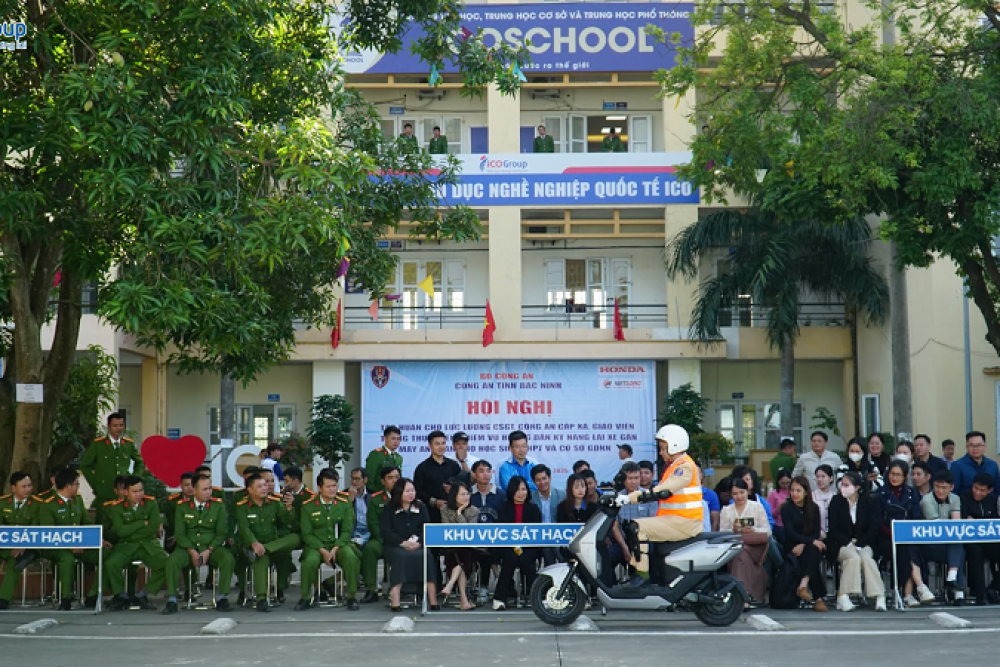 Tập huấn hướng dẫn kỹ năng lái xe an toàn tại Trung tâm Giáo dục nghề nghiệp Quốc tế ICO